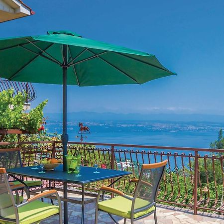 2 Bedroom Lovely Apartment In Lovran Bagian luar foto